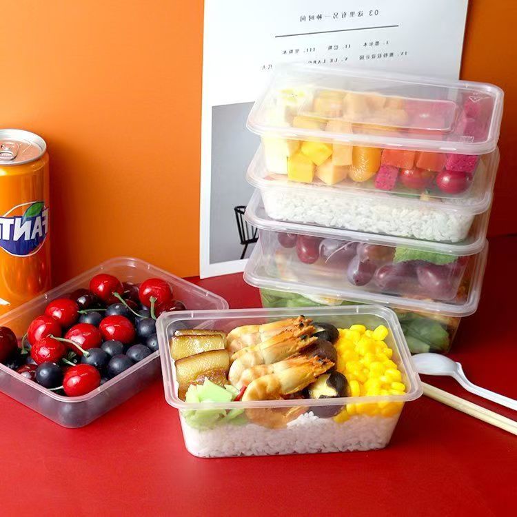 Disposable microwavable food container for takeaway packaging