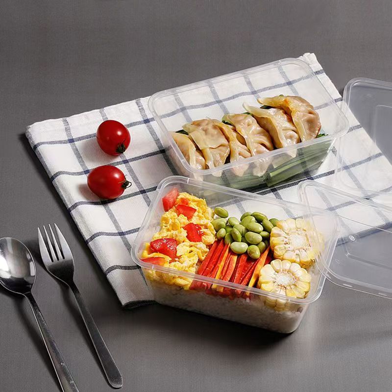 Disposable microwavable food container for takeaway packaging