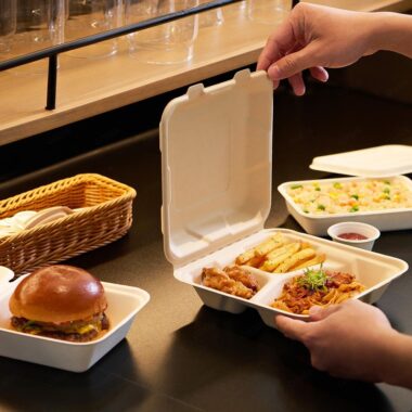 Compostable food container for takeaway salad and snacks