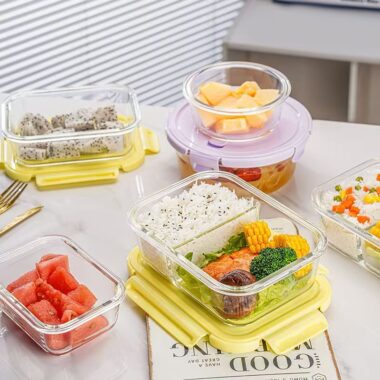 Microwave-safe glass food container with lid for office use