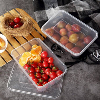 Durable and leak-proof microwavable food containers designed for portable takeaway and meal delivery applications.