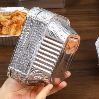 Oil-proof aluminum foil food container for household use