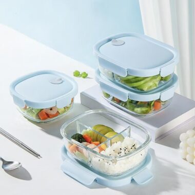 Heat-resistant divided glass food container with airtight lid