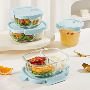 Heat-resistant divided glass food container with airtight lid