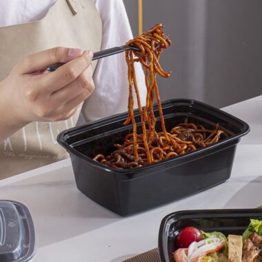 Plastic microwavable food container for fresh-keeping and storage