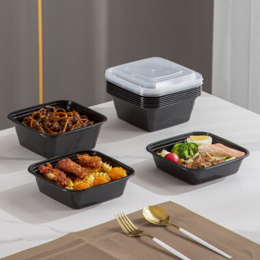 Plastic microwavable food container for fresh-keeping and storage