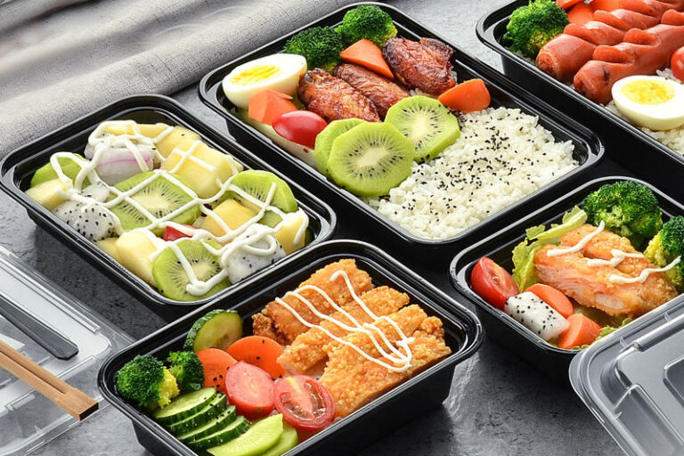 Food-grade leakproof plastic lunch container for salad and bento meals