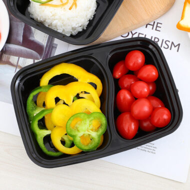 Leakproof lidded plastic food container for takeaway and kitchen storage