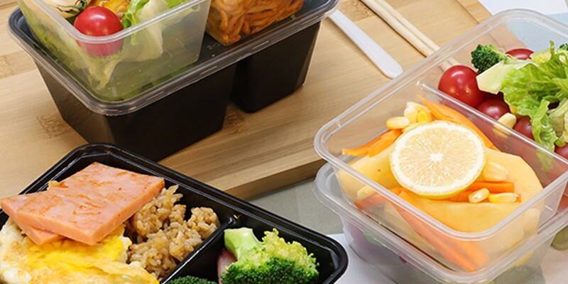 Food-grade microwavable lunch and salad container for picnic use