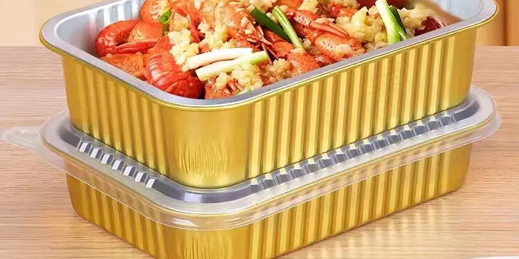 Aluminum foil food container for restaurant use