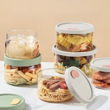 Round airtight microwave-safe glass food container with lid