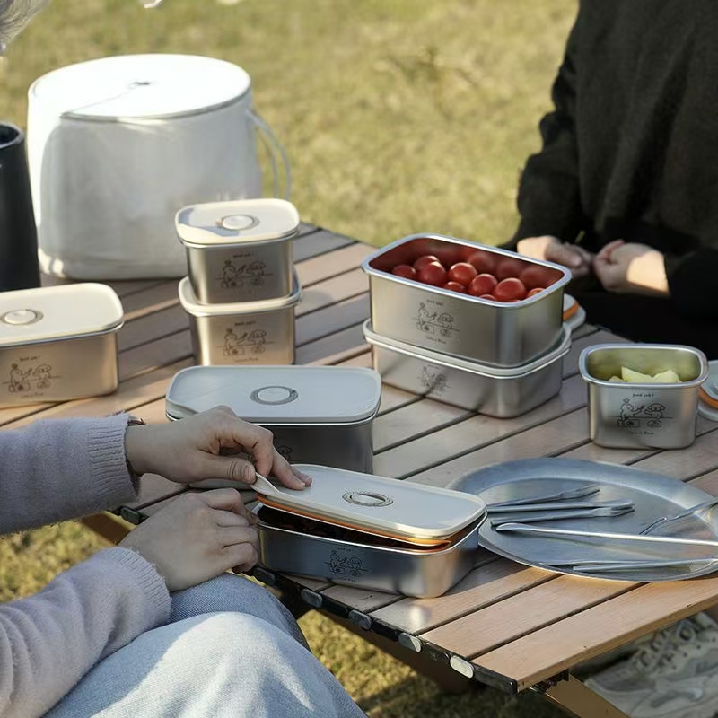 Leakproof stainless steel lunch container for office workers