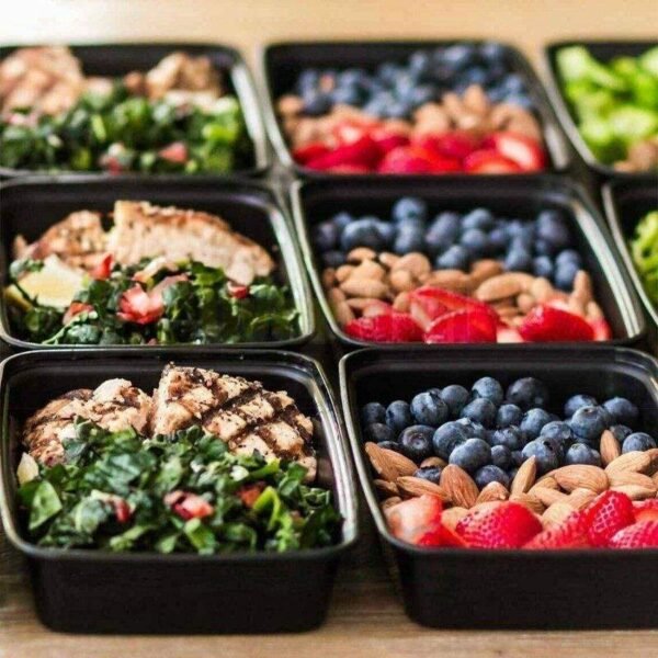 Plastic takeaway food container for restaurants and delivery