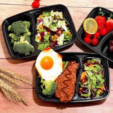 Plastic takeaway food container for restaurants and delivery