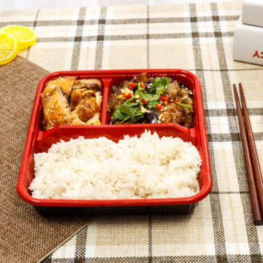 Plastic food container for takeaway packaging and kitchen storage