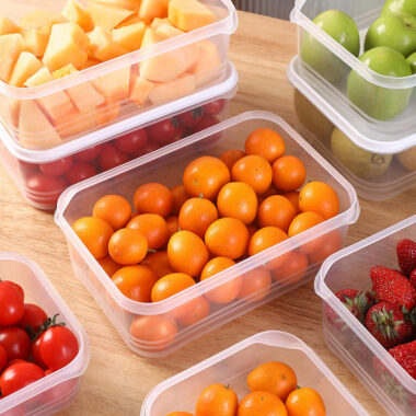 Food-grade microwavable food container with transparent lid